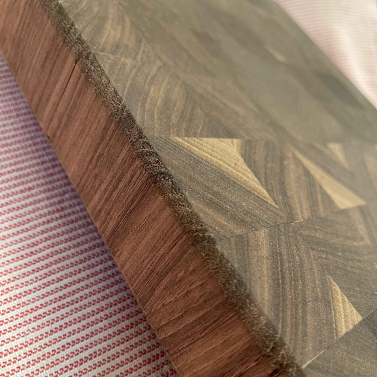 Walnut End Grain – Premium Cutting Board