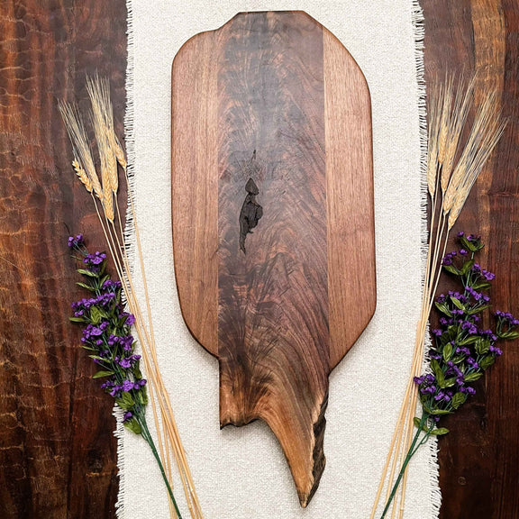 Walnut Riverweight – Premium Charcuterie & Cutting Board