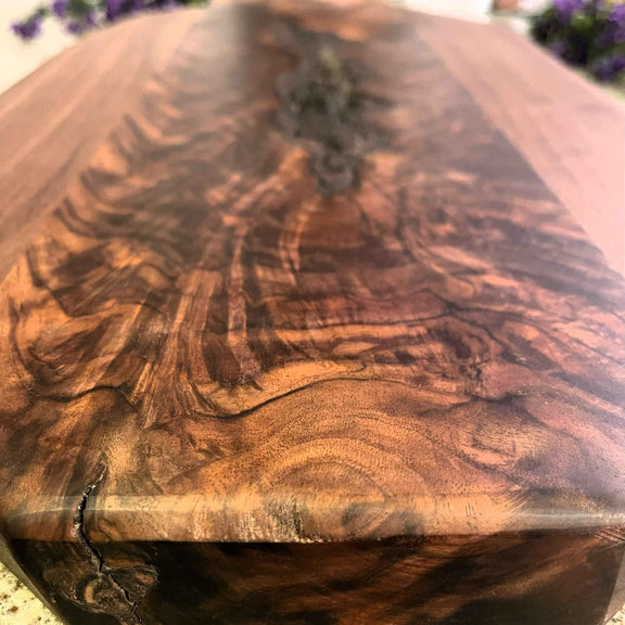 Walnut Riverweight – Premium Charcuterie & Cutting Board