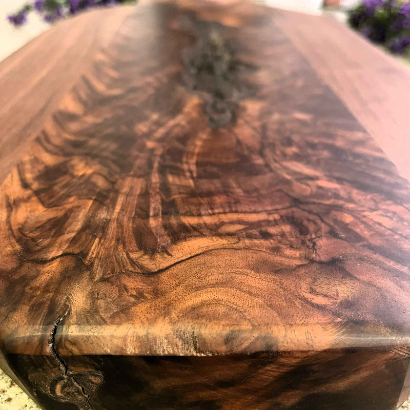 Walnut Riverweight – Premium Charcuterie & Cutting Board